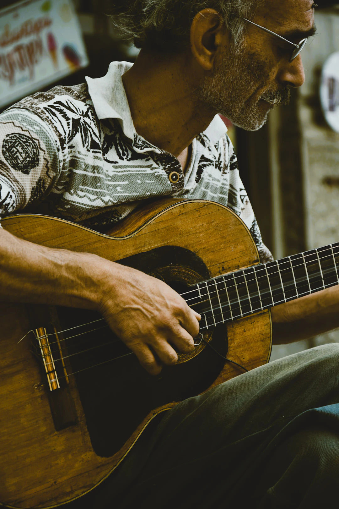 Crafting Community: The Art of Custom Guitar Craftsmanship